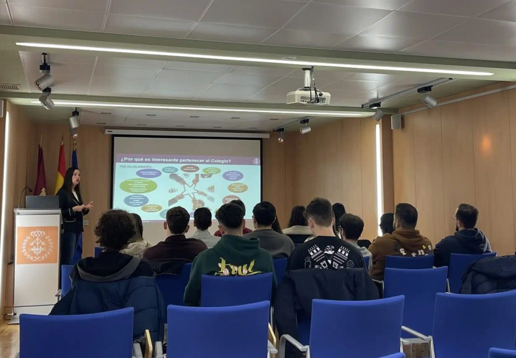 Presentación COIIM CR a los estudiantes de la ETSII